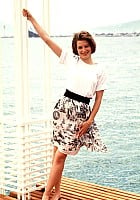 Bridget Fonda profile photo