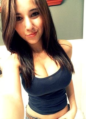 Angie Varona gallery image 10 of 12