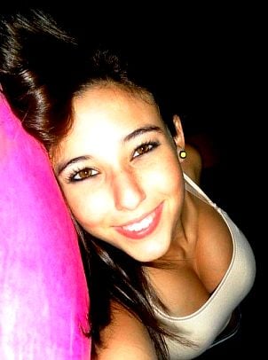 Angie Varona gallery image 5 of 30