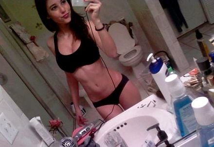 Angie Varona gallery image 20 of 30