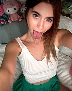 Jill Kassidy gallery image 14 of 20