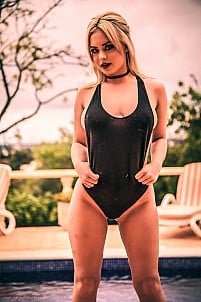 Sara Louise gallery image 7 of 12