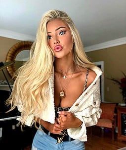 Katerina Rozmajzl gallery image 11 of 21