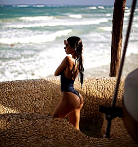 Jen Selter gallery image 14 of 25