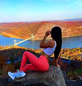 Jen Selter gallery image 10 of 25