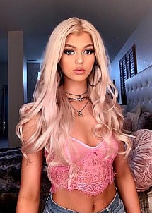 Loren Gray gallery image 3 of 15