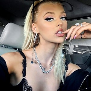 Loren Gray gallery image 8 of 15