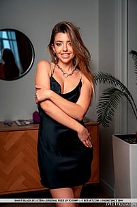 Shanti Black gallery image 4 of 18