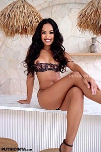 Putri Cinta gallery image 19 of 20