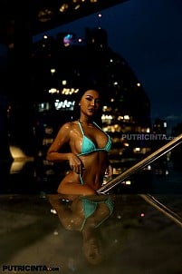 Sasha Stone gallery image 4 of 20