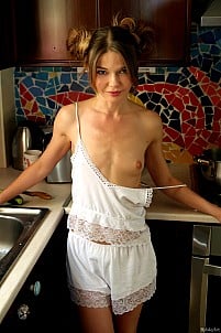 Mia Lee gallery image 1 of 20