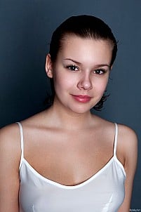 Zia (Elen) gallery image 1 of 18
