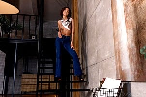 Alison Lip gallery image 2 of 12
