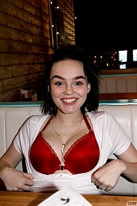 Vonnie Bean (Zishy) gallery image 3 of 12
