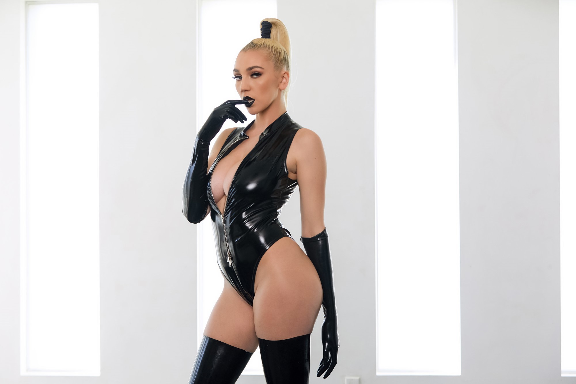 Kendra Sunderland gallery image 1 of 16