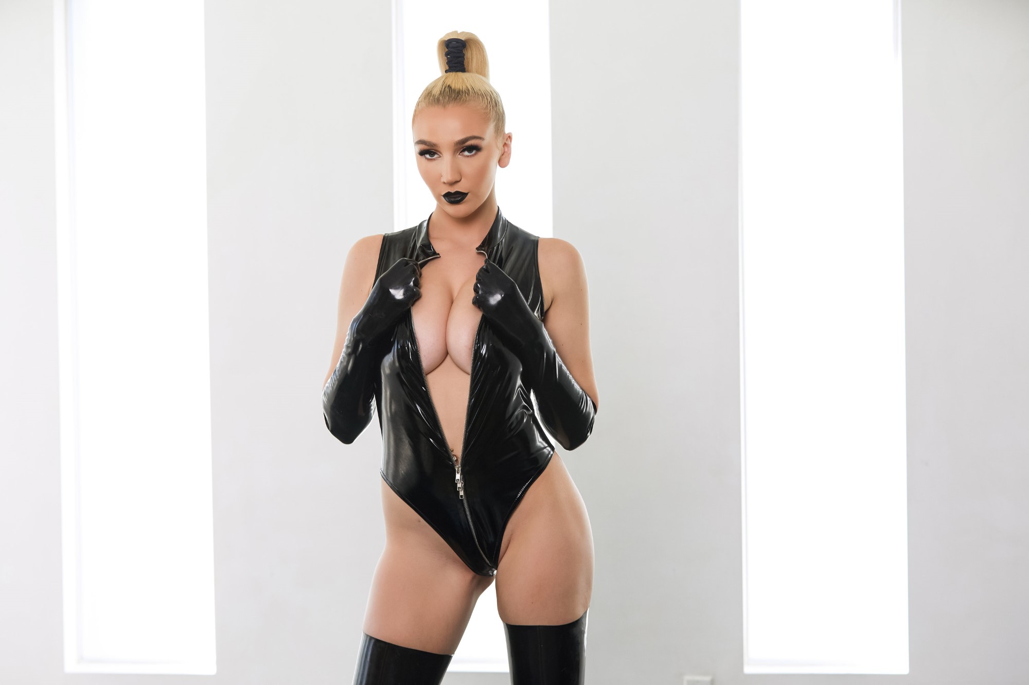 Kendra Sunderland gallery image 7 of 16