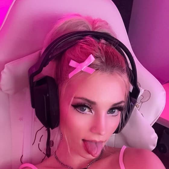 Chloe ๐ your fav egirl <3