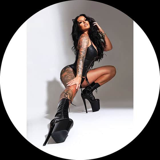 Kerry Louise 🇬🇧 The legend 🥵