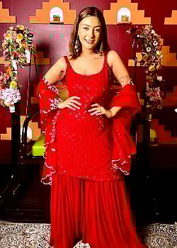 Aashika Bhatia image 1 of 2