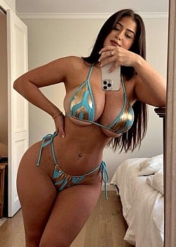 Aavi Arora image 1 of 1