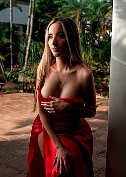 Abby Lovee image 1 of 1