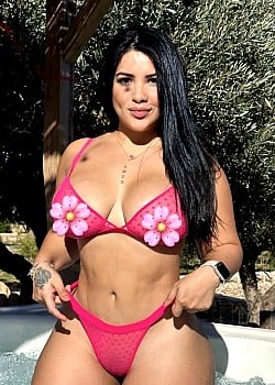 Adela Di Peri image 2 of 2