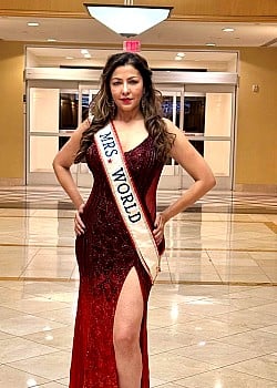 Aditi Govitrikar image 1 of 3