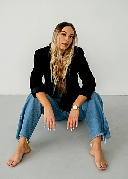 Adriana Adamek image 4 of 4