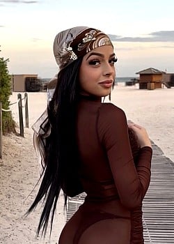 Adriana Alejandra image 2 of 4