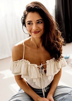 Adriana Kalska image 2 of 3