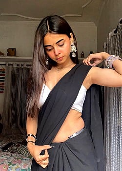 Afreen Khan image 2 of 3