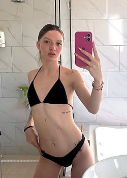 Agustina Lud image 1 of 4