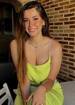 Aida Fernandez image 2 of 3