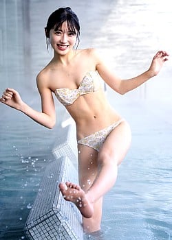Airi Sato (Gravure Idol) image 4 of 4