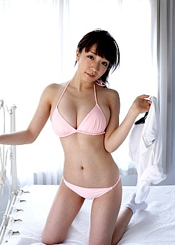 Airi Shimizu image 2 of 4