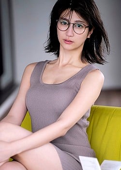 Akane Takiyama image 2 of 2