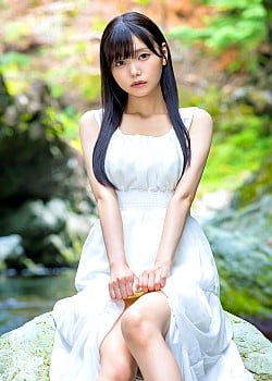 Akari Matsunaga image 4 of 4