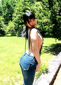 Akari Niimura image 3 of 4