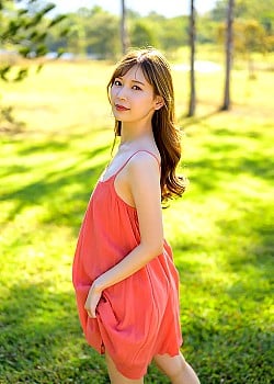 Akari Tsumugi image 2 of 3