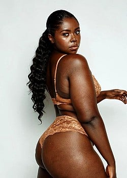 Akesha Murray image 2 of 4