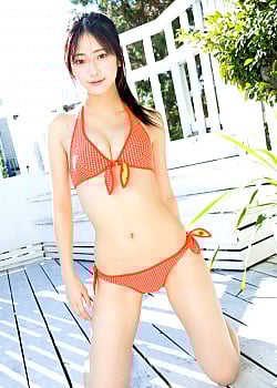 Akiha Onishi image 1 of 2