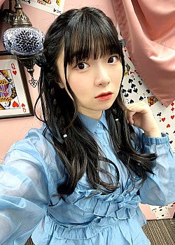 Akina Homoto image 2 of 4