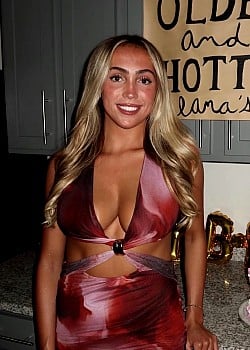 Alana Cerniglia image 2 of 2