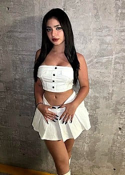 Ale Ruiz image 2 of 4