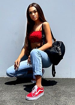 Aleina Topp image 3 of 4