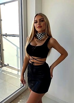 Aleksandra Szklarz image 3 of 4