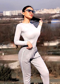 Aleksandra Voloshuk image 2 of 4