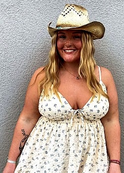 Alexa Benton image 2 of 3