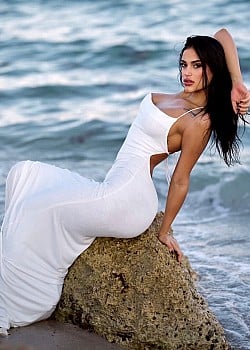 Alexa Reyna (Model) image 4 of 4