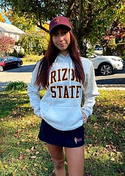 Alexa Reyna image 1 of 2